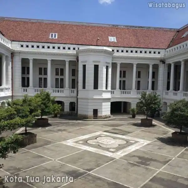 museum-bank-indonesia-kota-tua