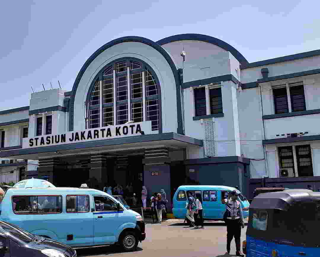 stasiun-jakarta-kota stasiun-jakarta-kota