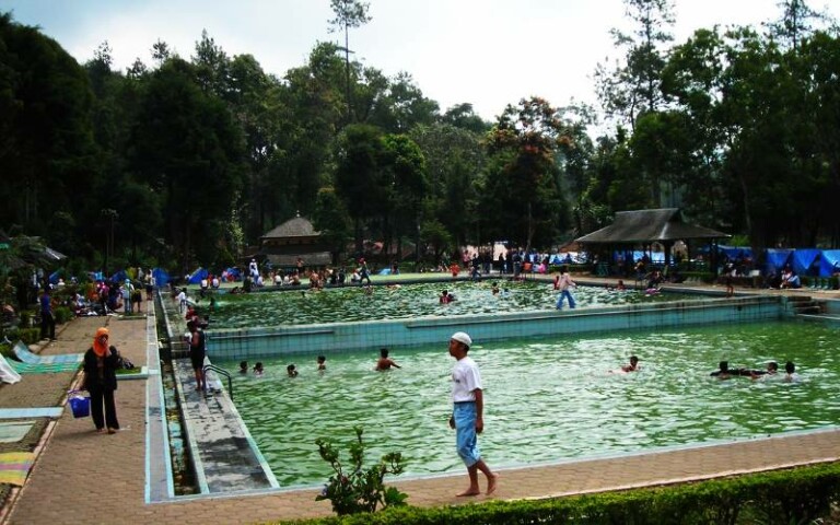 √ Tempat Wisata di Bandung Selatan yang Sedang Naik Daun