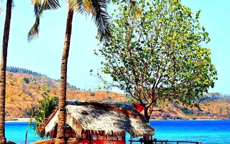 Pantai Nipah Lombok